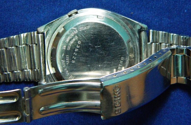 นาฬิกา SEIKO 5 AUTOMETIC มาเป็นคู่ 1,000 บาท