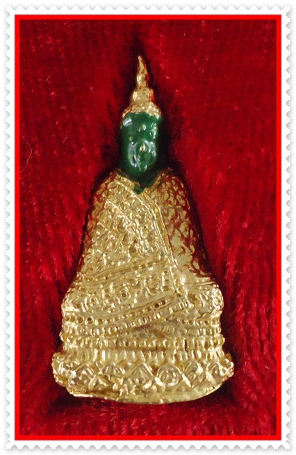 พระแก้วมรกต กะไหล่ทอง พร้อมกล่อง เคาะเดียวแดง