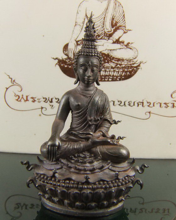 พระพุทธประทานยศบารมี นวะ ''องค์สนิมแดง''