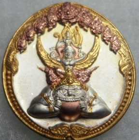นารายณ์ทรงครุฑประทับพระราหู วัดไตรมิตร สามกษัตริย์