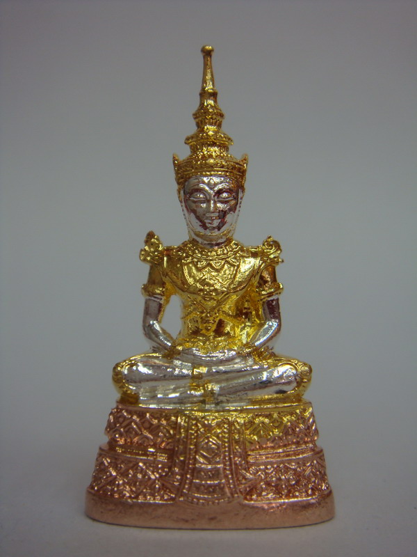 พระแก้วมรกต กรมสรรพสามิตร เนื้อเงินสามกษัตริย์