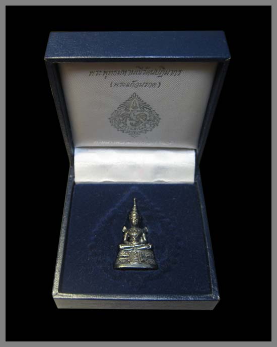 พระแก้วมรกต กรมสรรพสามิตสร้าง ปี39 เนื้อเงิน ลดจากหน้าร้านครับ