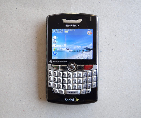 +++ BB 8830 WOLDEDITION แท้100% มือสองสภาพใช้งานปรกติ ราคาเบาๆ +++