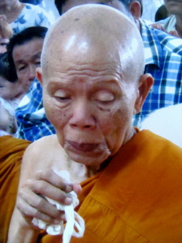วัดใจเคาะเดียวเท่านั้น(มาแล้ว)เหรียญหลวงพ่อคูณ เสมาวัดพายัพ ไม่ตัดปีก ทองแดงผิวไฟสร้างน้อย