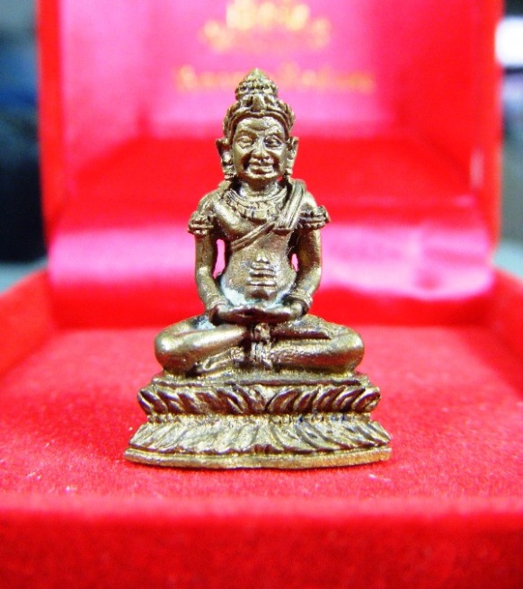 ครูบาสร้อย วัดมงคลคีรีเขตต์ จ.ตาก พระกริ่งรุ่นสร้อยชัยมงคล เนื้อทองเหลืองผสม ปี๒๕๓๖ สวยๆครับ