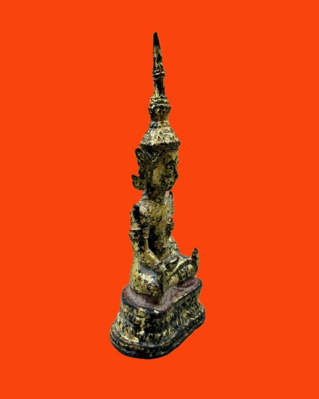 พระรัตนะ หน้าตักประมาณ 2นิ้ว สูง 4นิ้ว ลง รักชาดปิดทองเก่าเนื้อทองผสม @เคาะเดียว