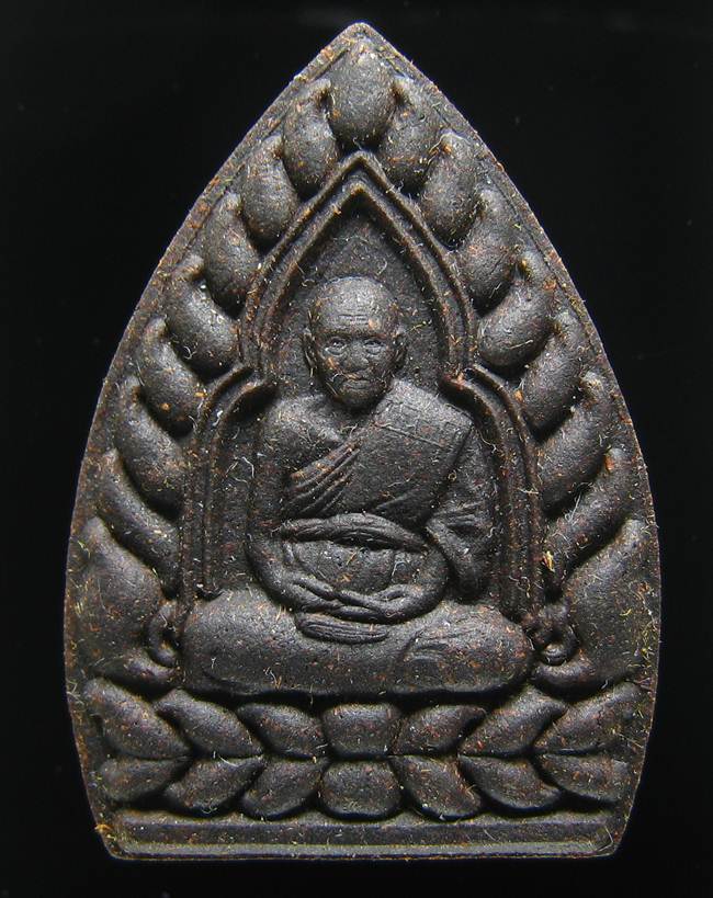 **เจ้าสัวผงยาวาสนา จินดามณี หลวงปู่เจื่อ ฝังตะกรุดเทพรัญจวน โรยพลอย เลข 3628 เคาะเดียวแดง**