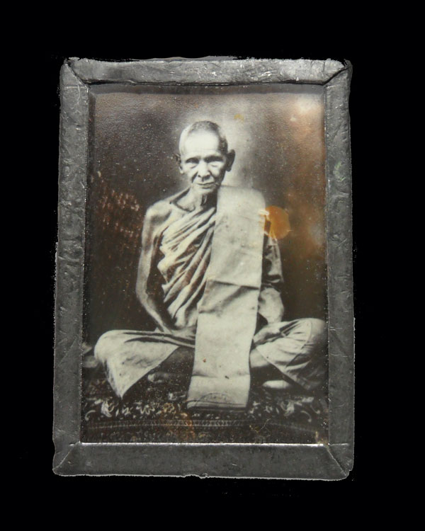 รูปถ่ายอัดกระจก หลวงพ่อเดิม หรือ พระครูนิวาสธรรมขันธ์ วัดหนองโพ อ.ตาคลี จ.นครสวรรค์