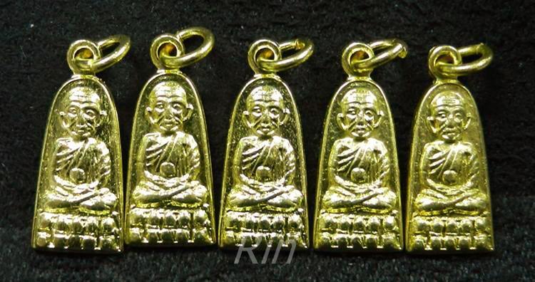 5องค์ เคาะเดียวอีกชุด >> หลวงปู่ทวด ปี08 รุ่นทะเลซุง เนื้อกระไหร่ทอง #3