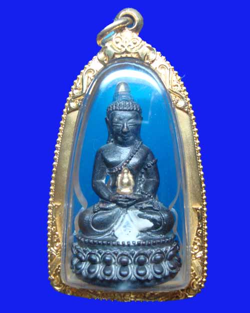 พระกริ่งเขี้ยวแก้วหลวงปู่กาหลง เนื้อนวะโลหะ เกศวัชระทองคำสวิส หมายเลข ๖๒๘ เลื่ยมทอง