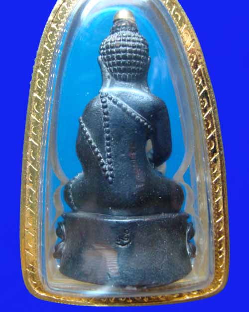 พระกริ่งเขี้ยวแก้วหลวงปู่กาหลง เนื้อนวะโลหะ เกศวัชระทองคำสวิส หมายเลข ๖๒๘ เลื่ยมทอง