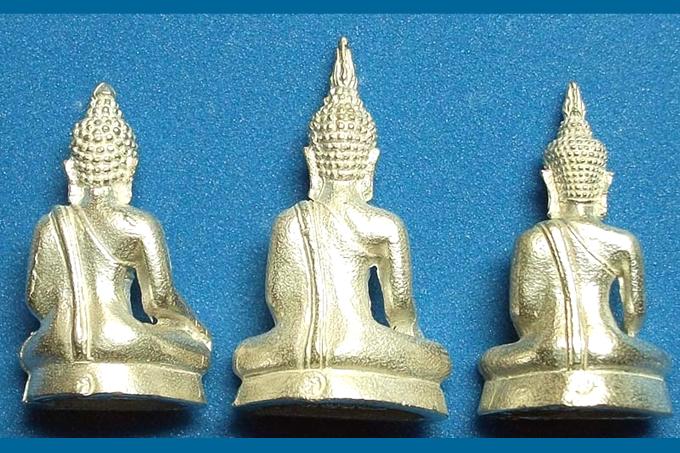 พระสามสุดยอด 3 สมัยเนื้อเงิน หลวงพ่อคูณ วัดบ้านไร่ นครราชสีมา