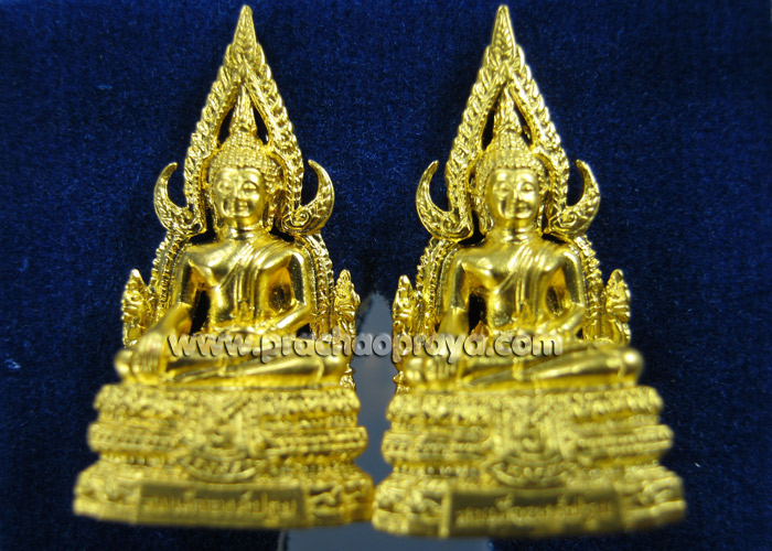 สมเด็จองค์ปฐมรุ่น 5 ฉลองสมณศักดิ์หลวงพ่ออนันต์ วัดท่าซุง จ.อุทัยธานี เนื้อชุบทองฐานอุดผง