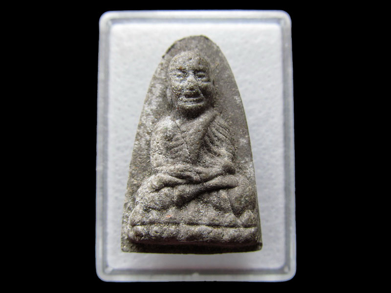 หลวงปู่ทวดเนื้อว่าน ไม่ทราบวัดครับ .เริ่ม20บาท/W.54