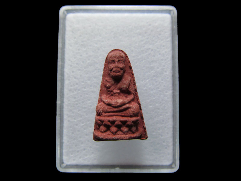 หลวงปู่ทวดเนื้อว่านแดง ไม่ทราบวัดครับ..เริ่ม20บาท/W.180