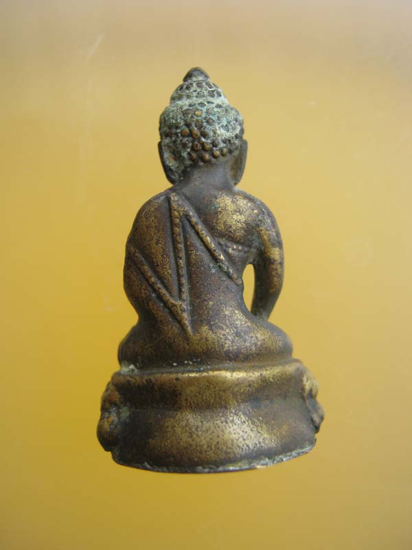 พระกริ่ง เนื้อทองเหลือง มีอายุ