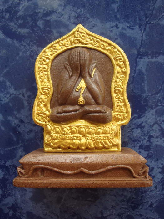 100เดียวแดง พระบูชา หลวงพ่อทองกลึง วัดเจดีย์หอย จ.ปทุมธานี (ขนาดตั้งหน้ารถ ชื่อความหมายดีมากๆลองชม)