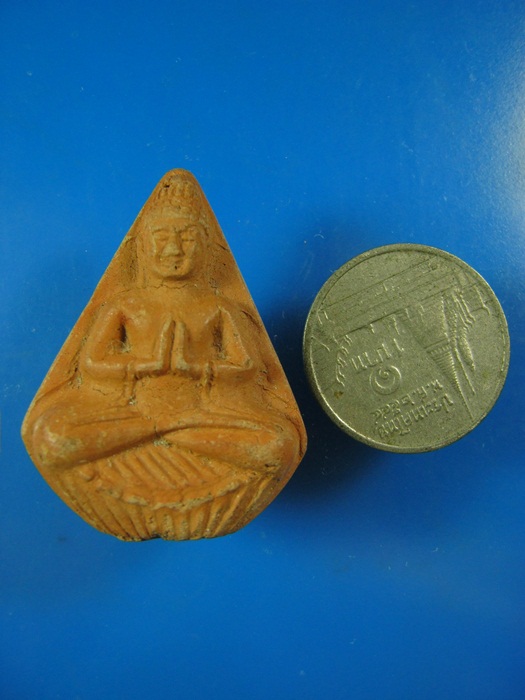 พระพุทธ เนื้อสีส้มอิฐ 