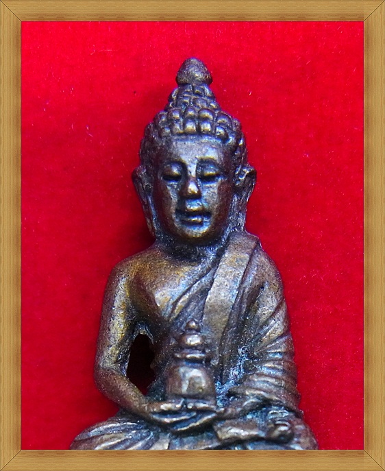 พระกริ่ง ประภากโร ( รุ่น ๑ นาโพธิ์ ) ล.ป.สิงห์ทอง วัดป่านาโพธิ์ จ.ยโสธร.