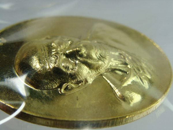 เหรียญหลวงปู่ทิม อิสริโก ออกวัดแม่น้ำคู้เ่ก่า รุ่นบารมีอิสริโก เนื้อทองฝาบาตร เลข๒๒๑๒ เคาะเดียวครับ