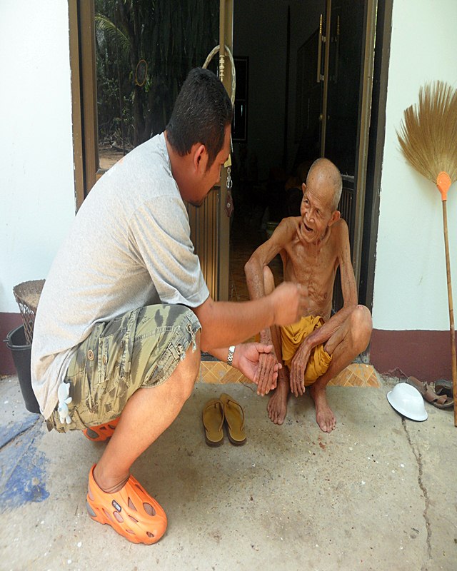 พระกริ่งชินบัญชร รุ่นแรก หลวงปู่เก่ง เนื้อทองมันเทศ หมายเลข ๗ (๑ ใน ๑๘๙ องค์)