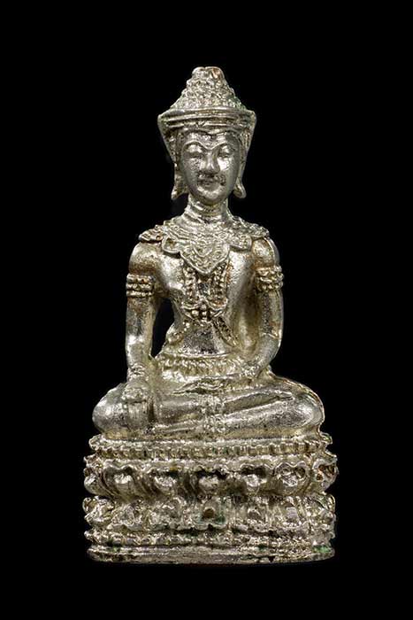 พระกริ่งปราบพระยาชมภู วัดช้างเผือก สะเดียง อ.เมือง จ.เพชรบูรณ์ เนื้อกะไหล่เงิน ปี 2519 สวยครับ