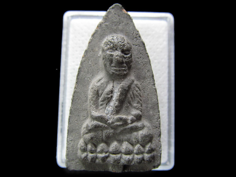 พระหลวงปู่ทวดฝังตะกรุดเงิน ด้านหลังบอกวัดครับแต่อ่านไม่ออก ..เริ่ม20บาท/.S.83