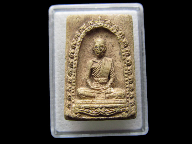 พระผงหลวงพ่อเพชร ฐานธมโม วัดสิงห์ทอง จ.ขอนแก่น. ...เริ่ม20บาท/.S.175