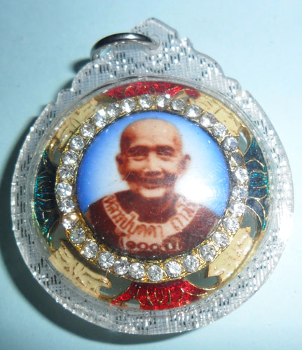 ล็อคเก็ตหลวงปู่บุดดาวัดกลางชูศรี จ.สิงห์บุรี