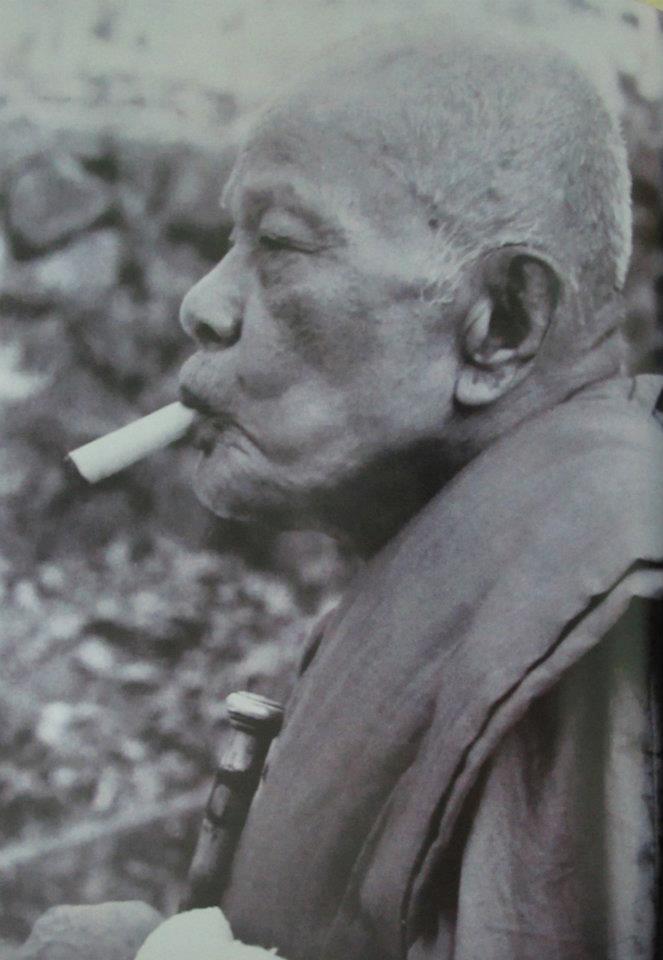 พระขุนแผน หลวงพ่อแดง วัดเขาบันไดอิฐ ปี13 เนื้อพระผงญาณวิลาศแดง(สีนิยม) มวลสารศักดิ์สิทธิ์มากมาย