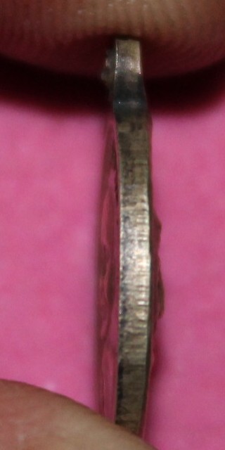 เหรียญเม็ดแตงหลวงปู่ทวดปี2506 เนื้ออัลปาก้า หน้าผาก 4 เส้น หนังสือเลยหู บล็อคเนื้อเกิน นิยม