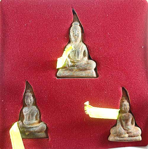 ++ ยกชุด 3 พิมพ์ ++พระท่ากระดาน ตะกั่วนมเก่า อ.ศรีสวัสดิ์ วัดต้นลำไย กาญจนบุรี พร้อมกล่อง