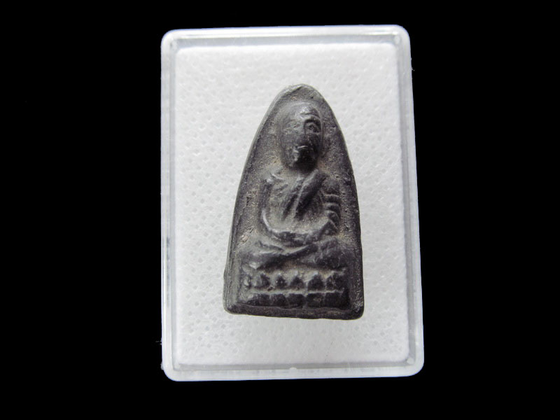 พระหลวงพ่อทวด เนื้อดำ ไม่ทราบที่ครับ...เริ่ม20บาท/.F.24