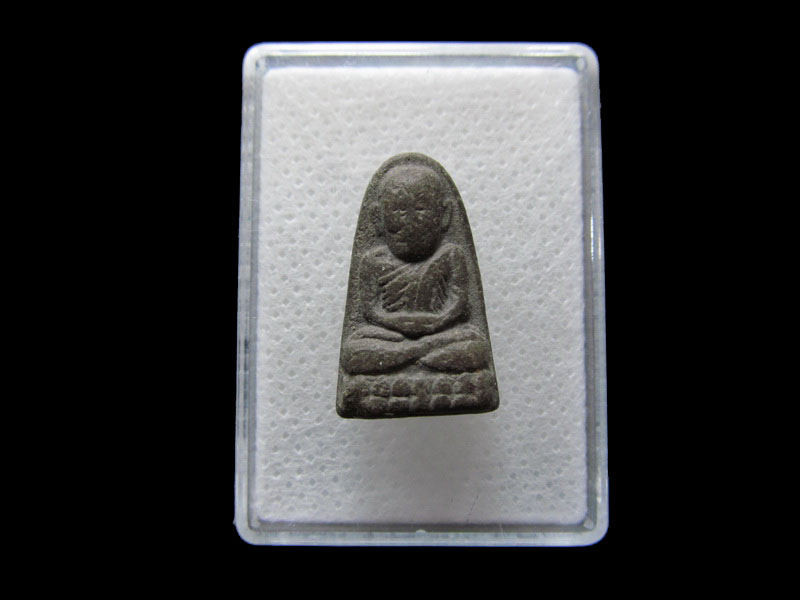 หลวงปู่ทวด เนื้อว่านไม่ทราบวัดครับ หลัง ฐ..เริ่ม20บาท/.F174