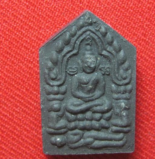 ขุนแผนพรายกุมารเพชรบูรพา เนื้อว่านดำ พิมพ์เล็ก  หลวงปู่บัว  วัดเกาะตะเคียน  ตราด...