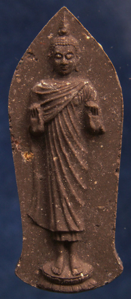 พระพุทธนราวันตบพิธ สีเข้ม (นิยม) ผสมผงจิตรลดา+เส้นพระเจ้า (เส้นพระเกศาในหลวง) หลัง ภปร. พร้อมกล่องเด