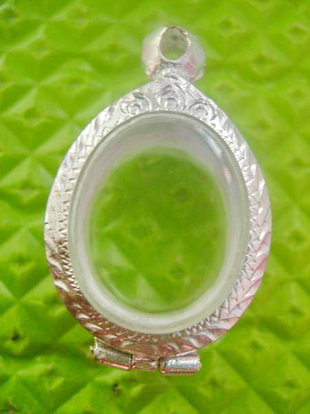 ตลับเงิน ยกซุ้ม สำหรับใส่เหรียญเม็ดแตง