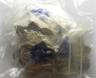 10 เหรียญ เหรียญในหลวงนั่งบัลลังค์ ฉลองครองราชย์ 50 ปี พ.ศ. 2539 เนื้ออัลปาก้า +ซองเดิม