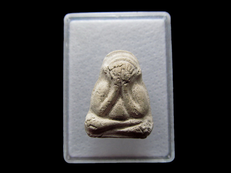 พระปิดตาหลังแบบผงขาว ไม่ทราบวัด..เริ่ม20บาท/.Y19
