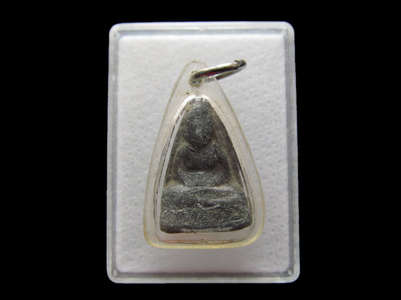 พระเนื้อชิน(ตะกั่ว)เลี่ยมเก่า ไม่ทราบที่ครับ.เริ่ม20บาท/.Y92