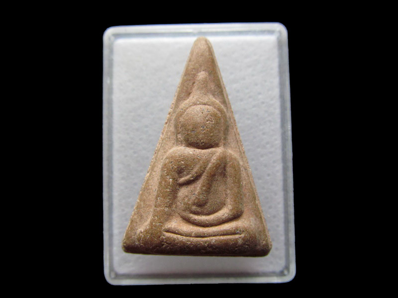 พระพิมพ์นางพญา หลัง ยันต์ ไม่ทราบวัดครับ.เริ่ม20บาท/.Y96
