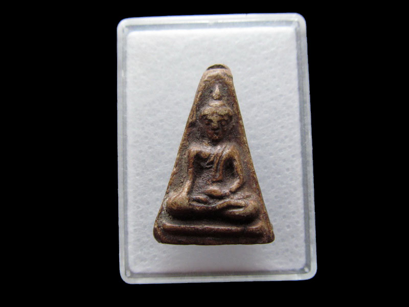 พระเนื้อดิน เคลือบรักบางๆ ไม่ทราบที่ครับ..เริ่ม20บาท/.Y166