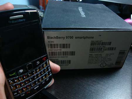 วัดใจ...1 บาท โทรศัพท์มือถือ Blackberry ของแท้ รุ่น Bold 9700 (พร้อมอุปกรณ์)