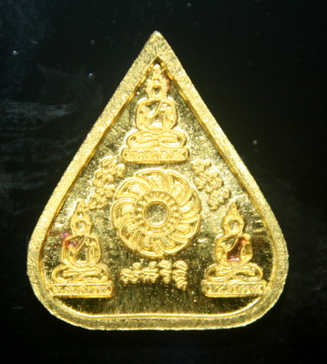 พระหลวงปู่ชื้นพิมพ์ใบโพธิ์ เนื้อทองคำ หลวงปู่ชื้น วัดญาณเสน