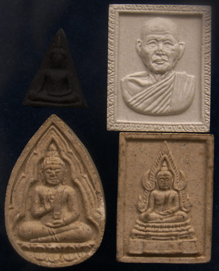 ถูกจริงๆ...100 บาท !! พร้อมกัน 4 องค์...พระเนื้อผง