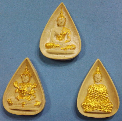 พระแก้วมรกต สามฤดู เจ้าคุณนรฯ วัดเทพศิรินทร์ พร้อมกล่องกำมะหยี่เดิม สวยงามมาก