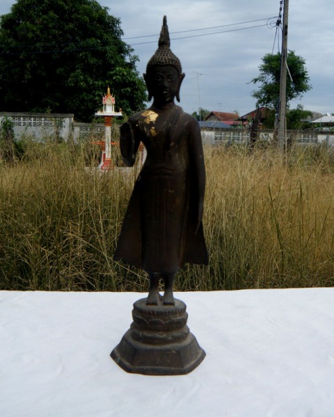 พระบูชาประจำวันจันทร์ สูง 15 นิ้ว.....เคาะเดียว