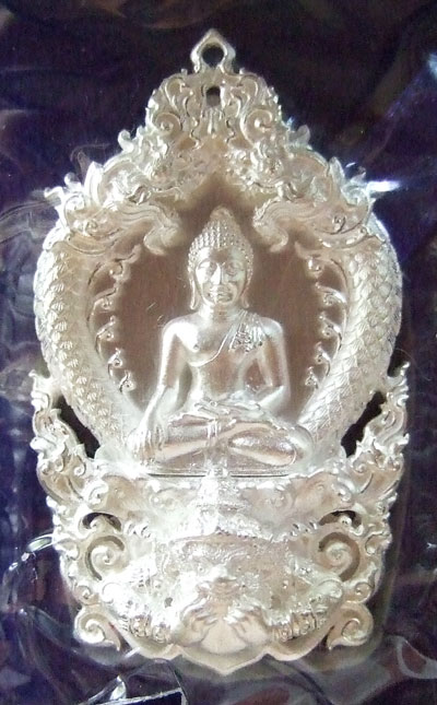 $$$ เหรียญฉลุลอยองค์พระพุทธสิหิงค์ รุ่นสิหิงค์ 55 จ.นครศรีธรรมราช เนื้อเงิน