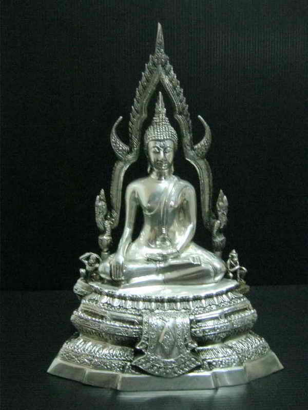 พระบูชา((พระพุทธชินราช))ขัดเงินโบราณหน้าตัก5นิ้วค่ะ
