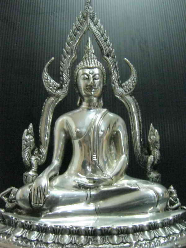 พระบูชา((พระพุทธชินราช))ขัดเงินโบราณหน้าตัก5นิ้วค่ะ